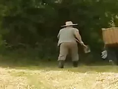 लड़की के साथ पिताजी खेलने